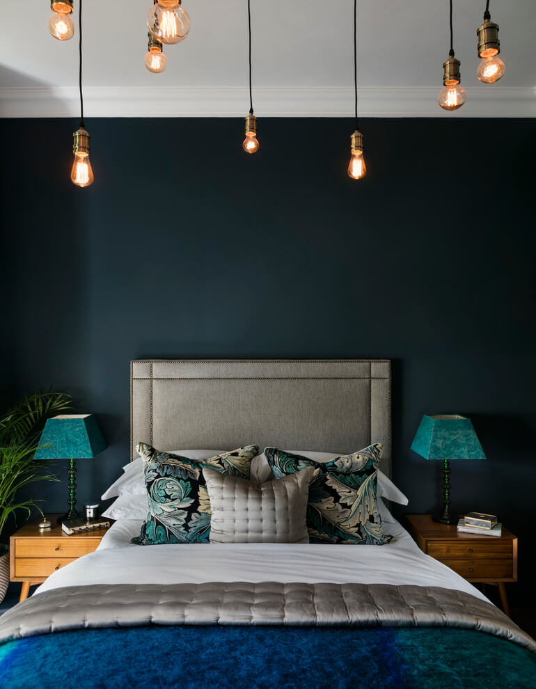 Cozy Bedroom Decor In Royal Blue