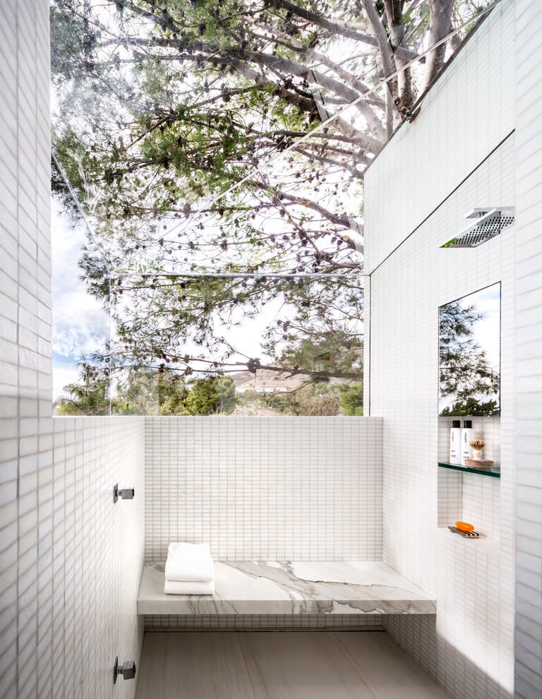 Modern Bathroom with Open Designs
