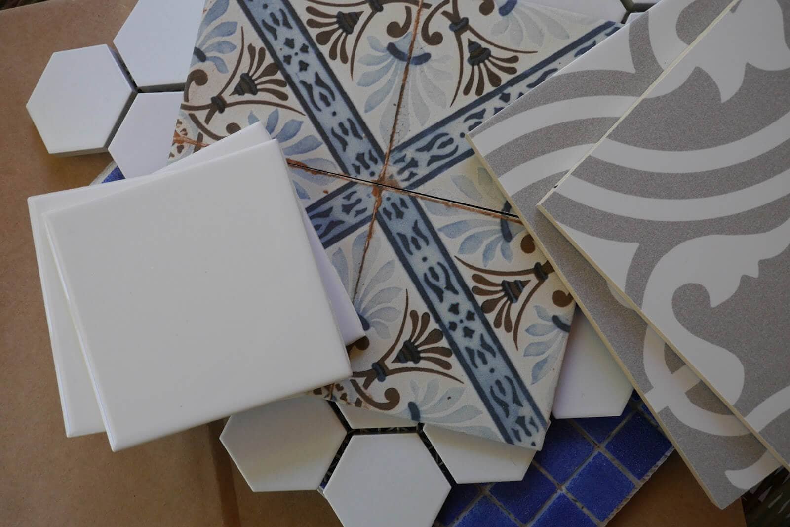 DIY Projects Utilizing Reclaimed Tiles